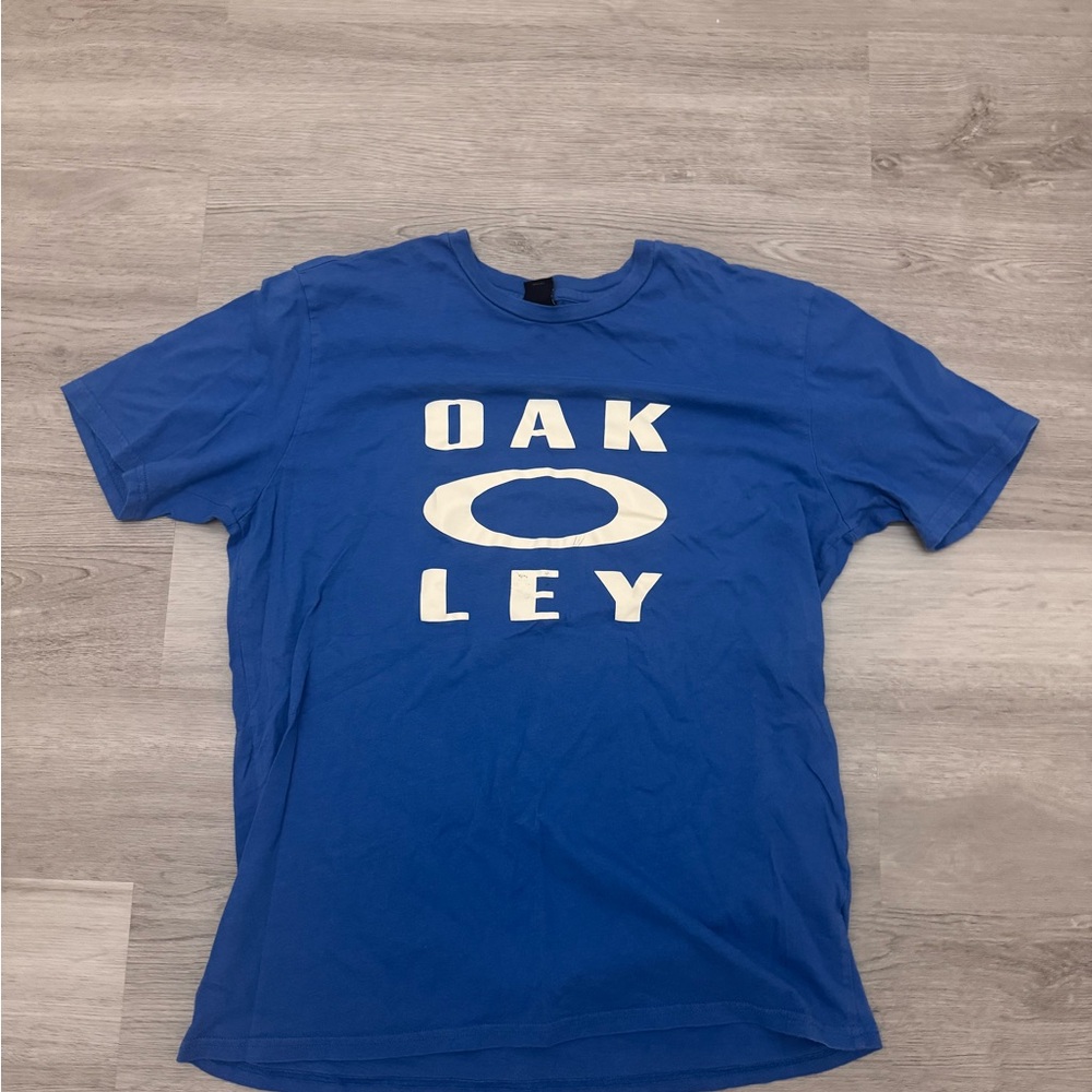 Oakley T shirt